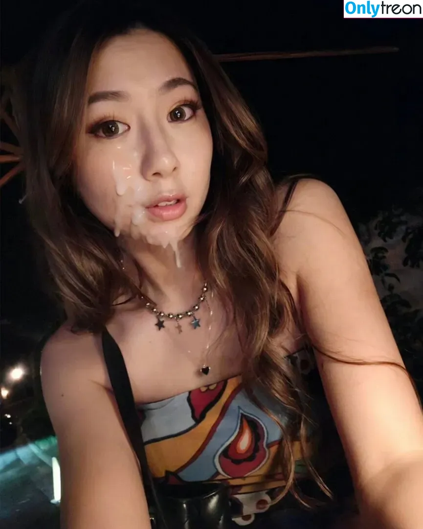 Fuslie nude photo #0496 (Leslie)