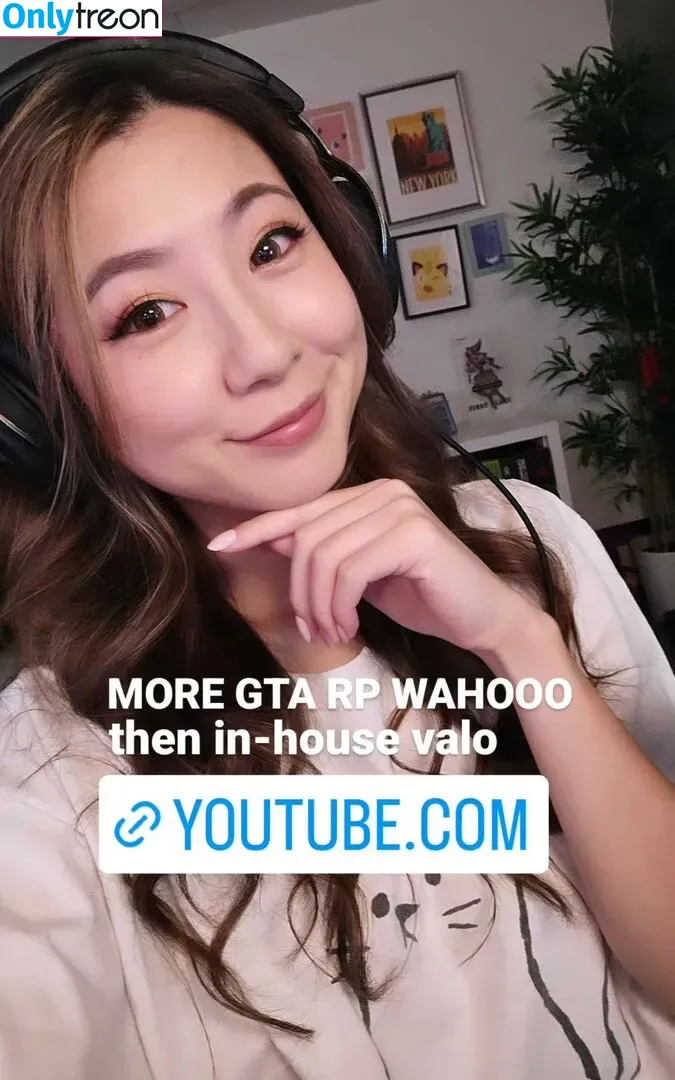 Fuslie nude photo #0510 (Leslie)