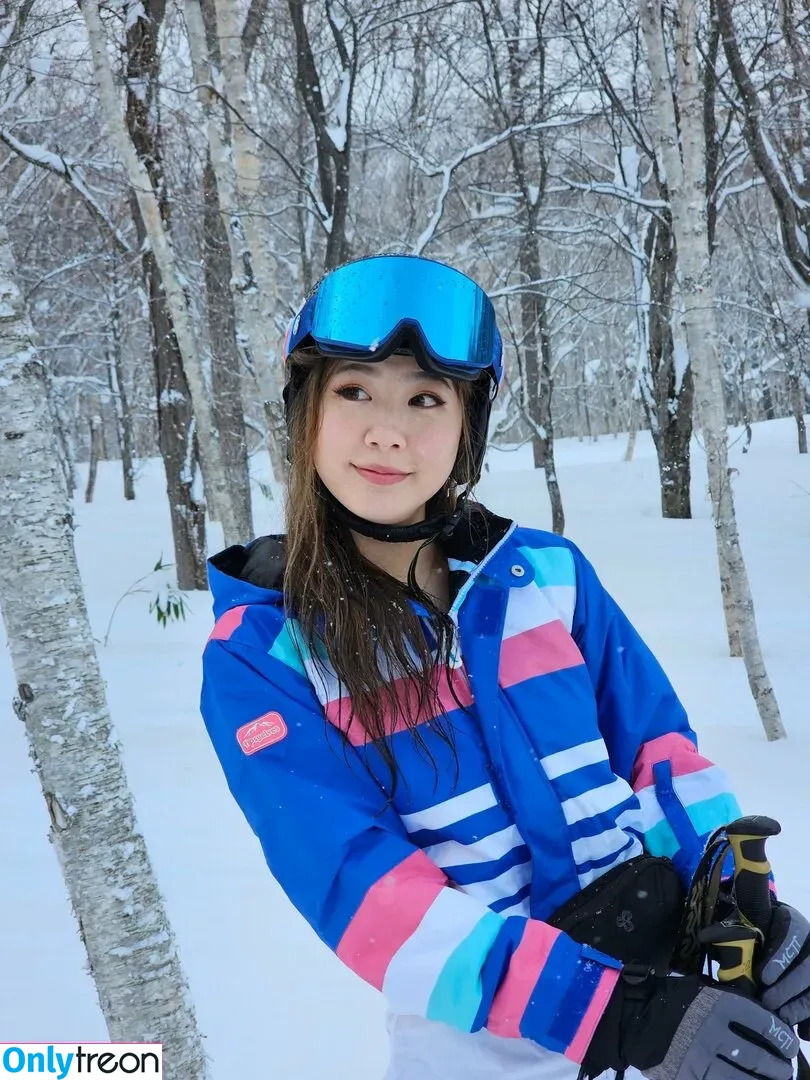 Fuslie голая photo #0518 (Leslie)