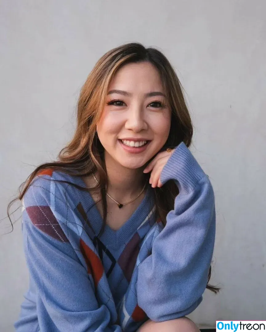 Fuslie голая photo #0539 (Leslie)