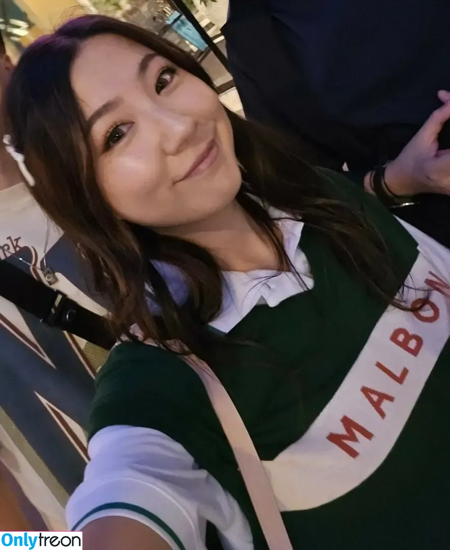 Fuslie nude photo #0673 (Leslie)