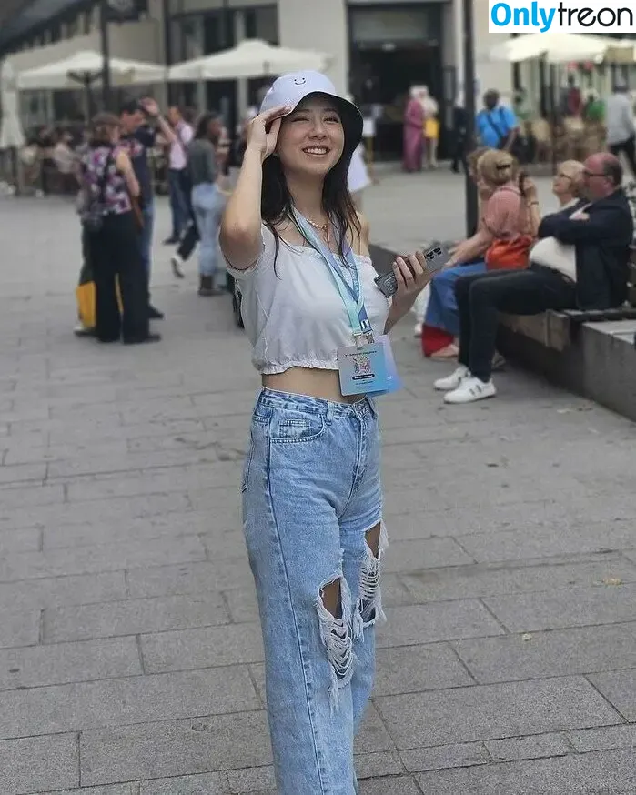 Fuslie голая photo #0674 (Leslie)