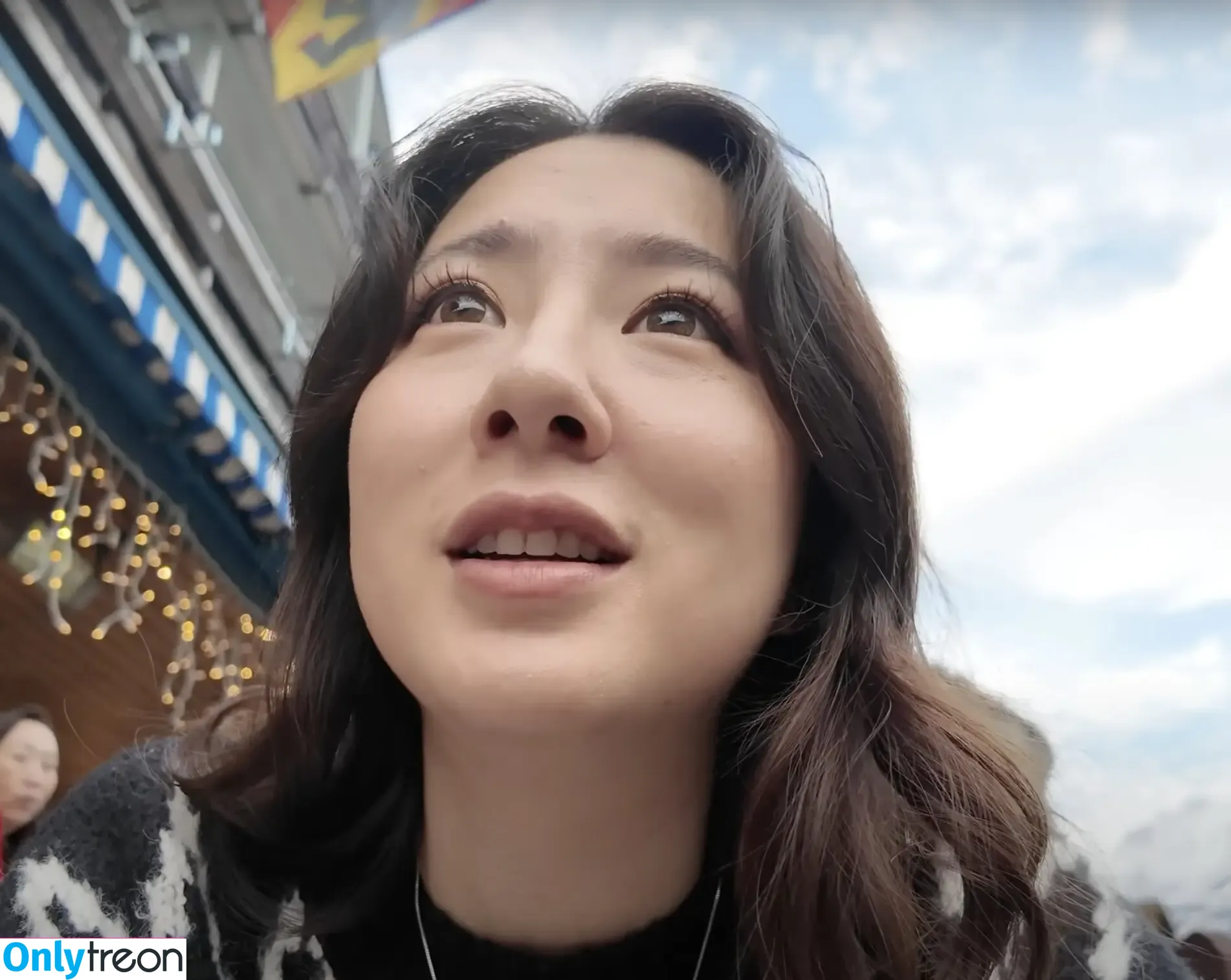 Fuslie голая photo #0712 (Leslie)