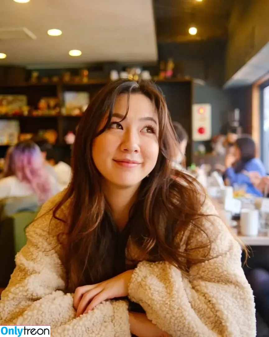 Fuslie голая photo #0733 (Leslie)