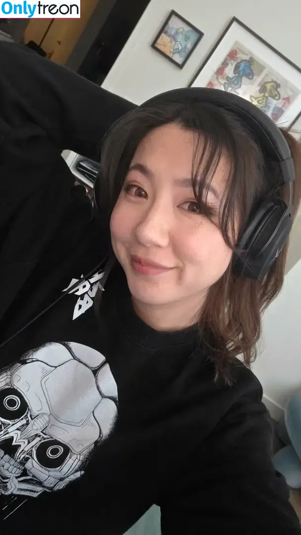 Fuslie голая photo #0738 (Leslie)