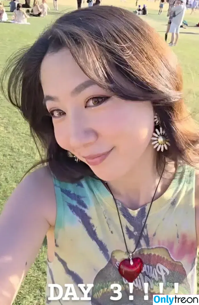 Fuslie nude photo #0739 (Leslie)