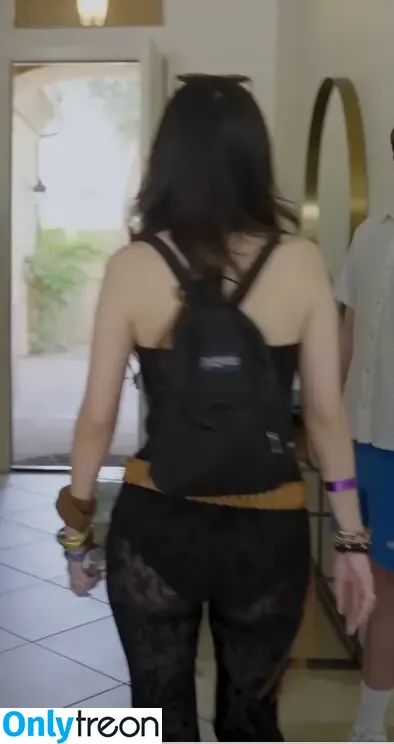 Fuslie nude photo #0751 (Leslie)