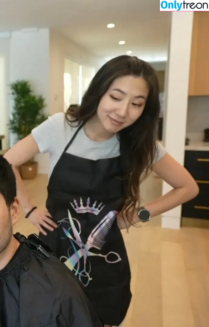 Fuslie nude photo #0789 (Leslie)