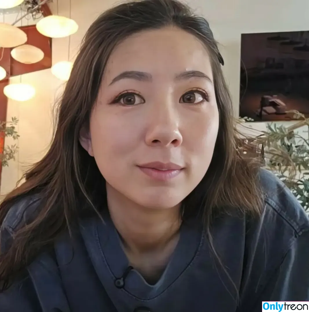 Fuslie nude photo #0800 (Leslie)