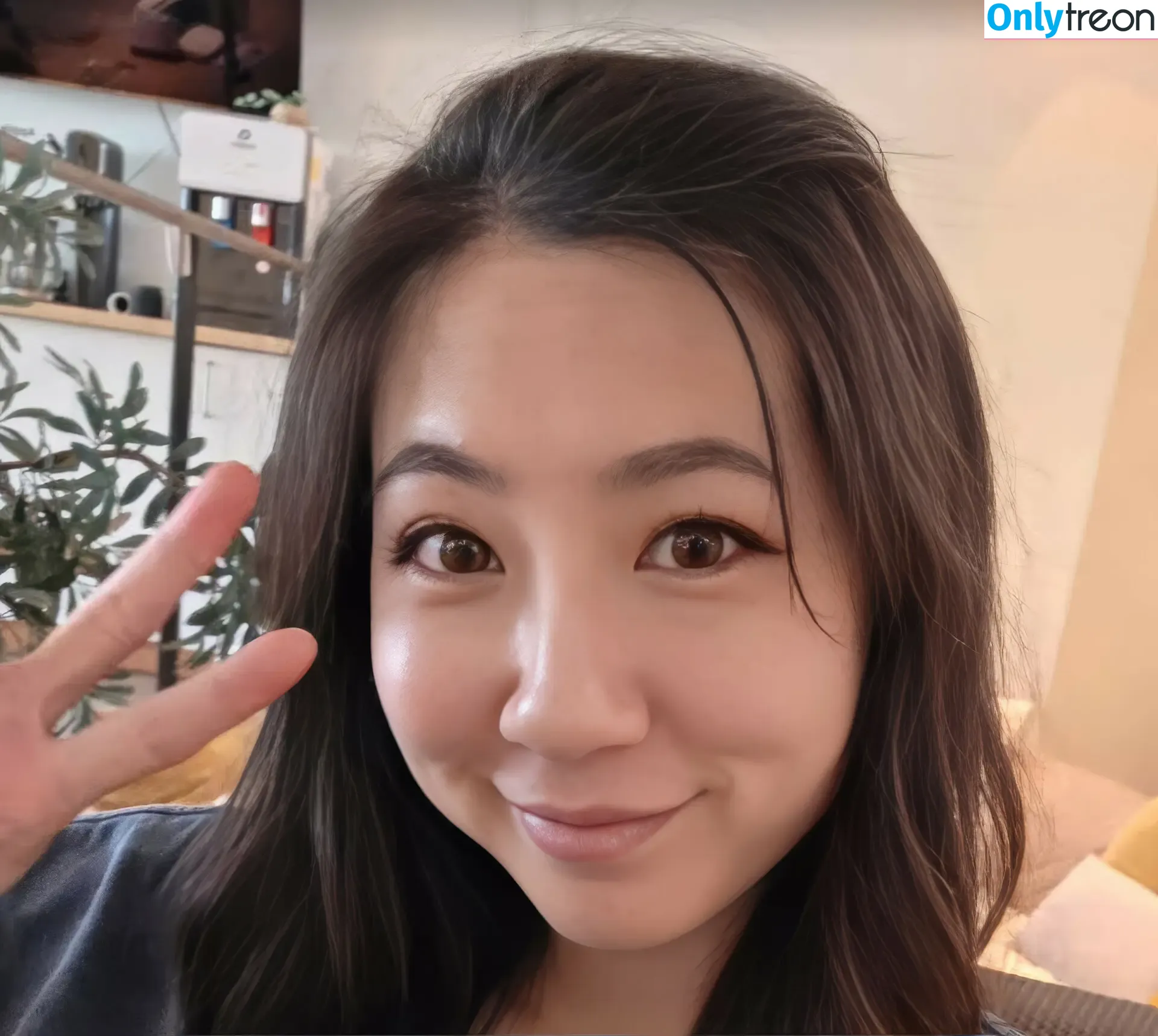 Fuslie nude photo #0801 (Leslie)