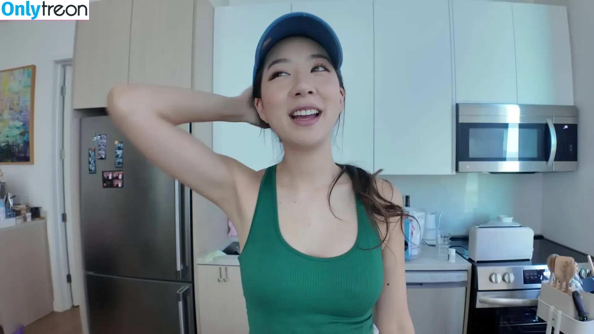 Fuslie nude photo #0819 (Leslie)