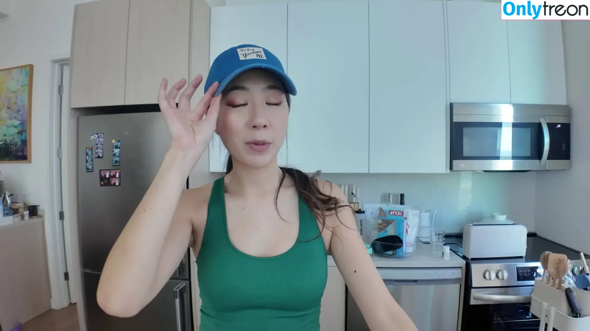 Fuslie nude photo #0821 (Leslie)