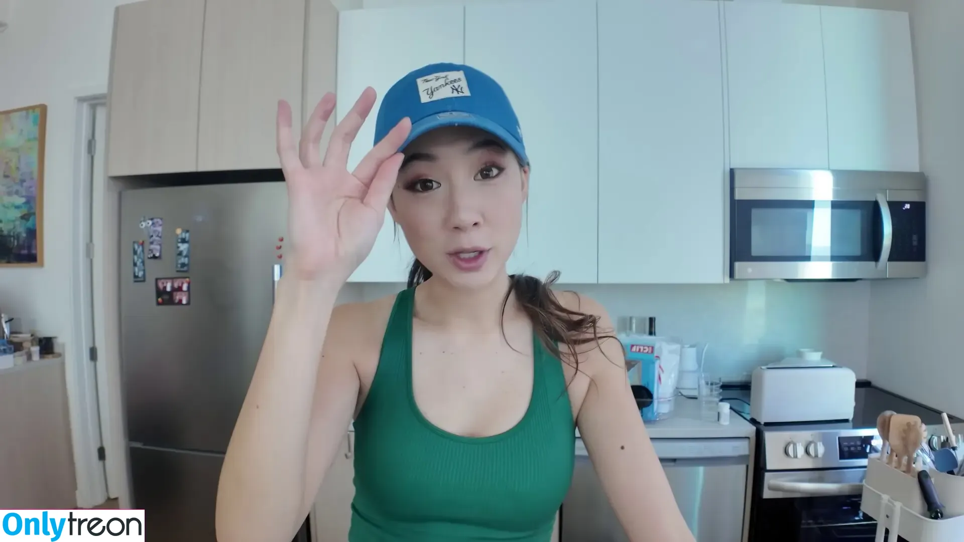 Fuslie nude photo #0824 (Leslie)