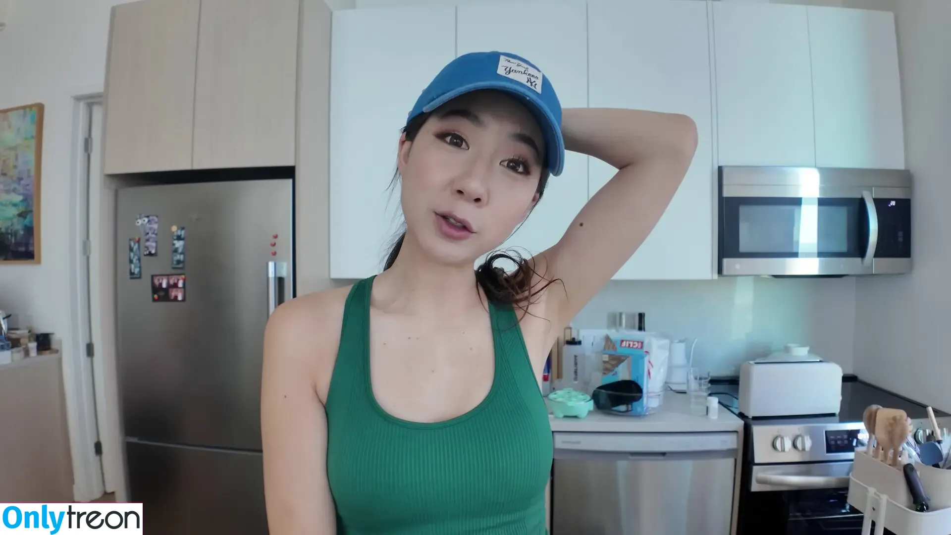 Fuslie nude photo #0825 (Leslie)