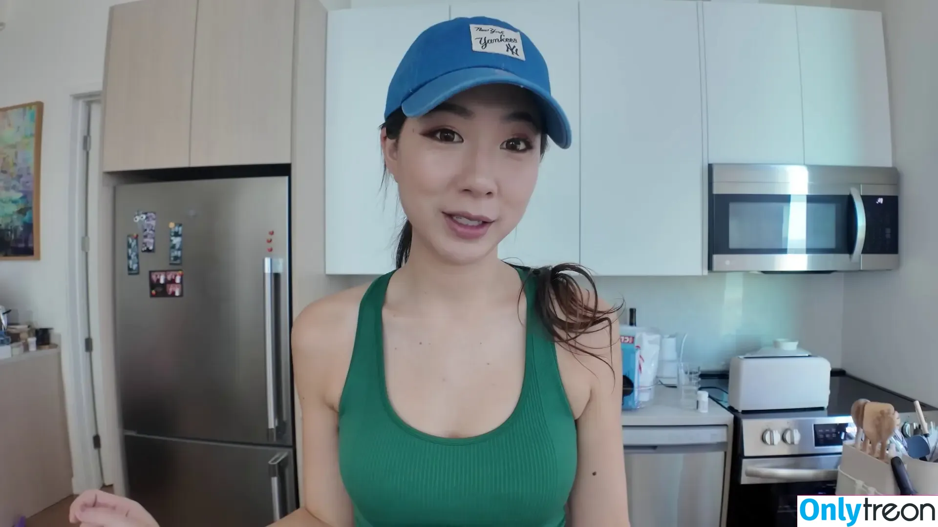 Fuslie nude photo #0826 (Leslie)