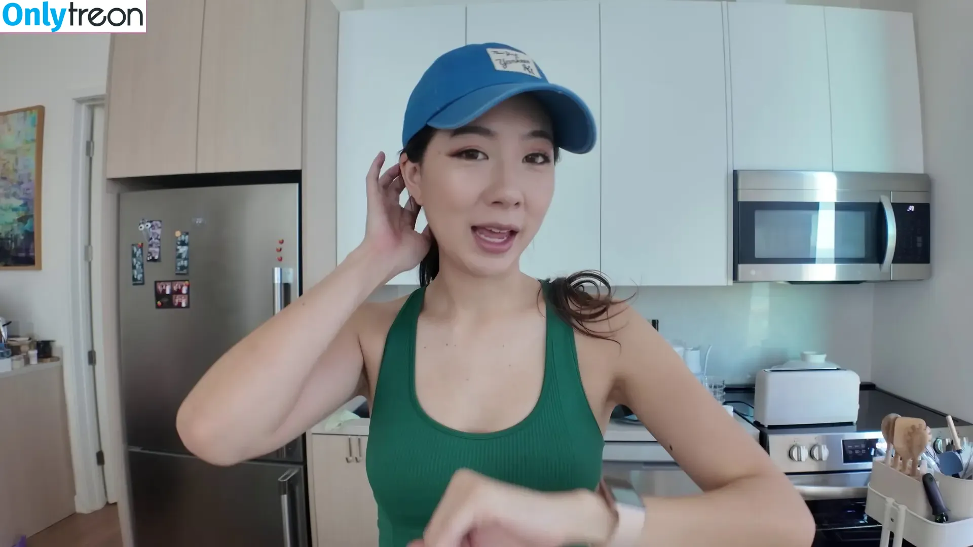 Fuslie nude photo #0828 (Leslie)