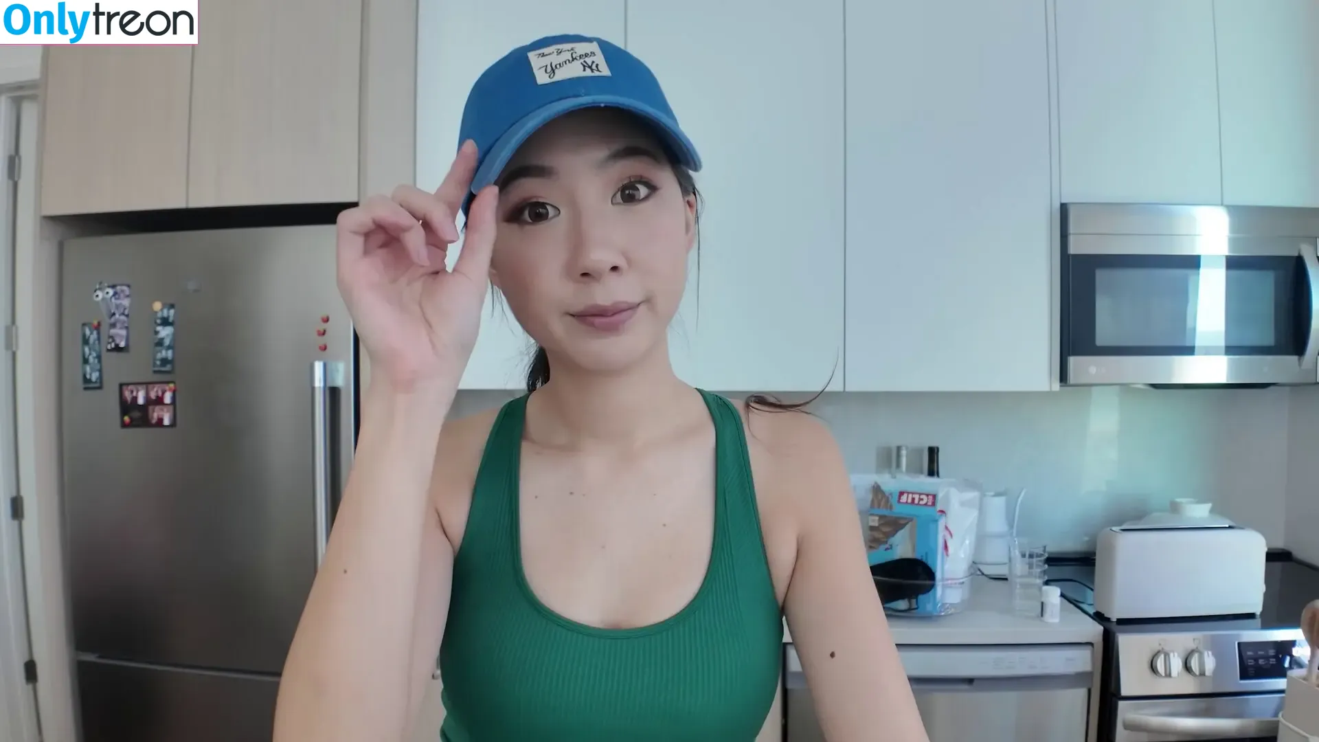 Fuslie nude photo #0829 (Leslie)