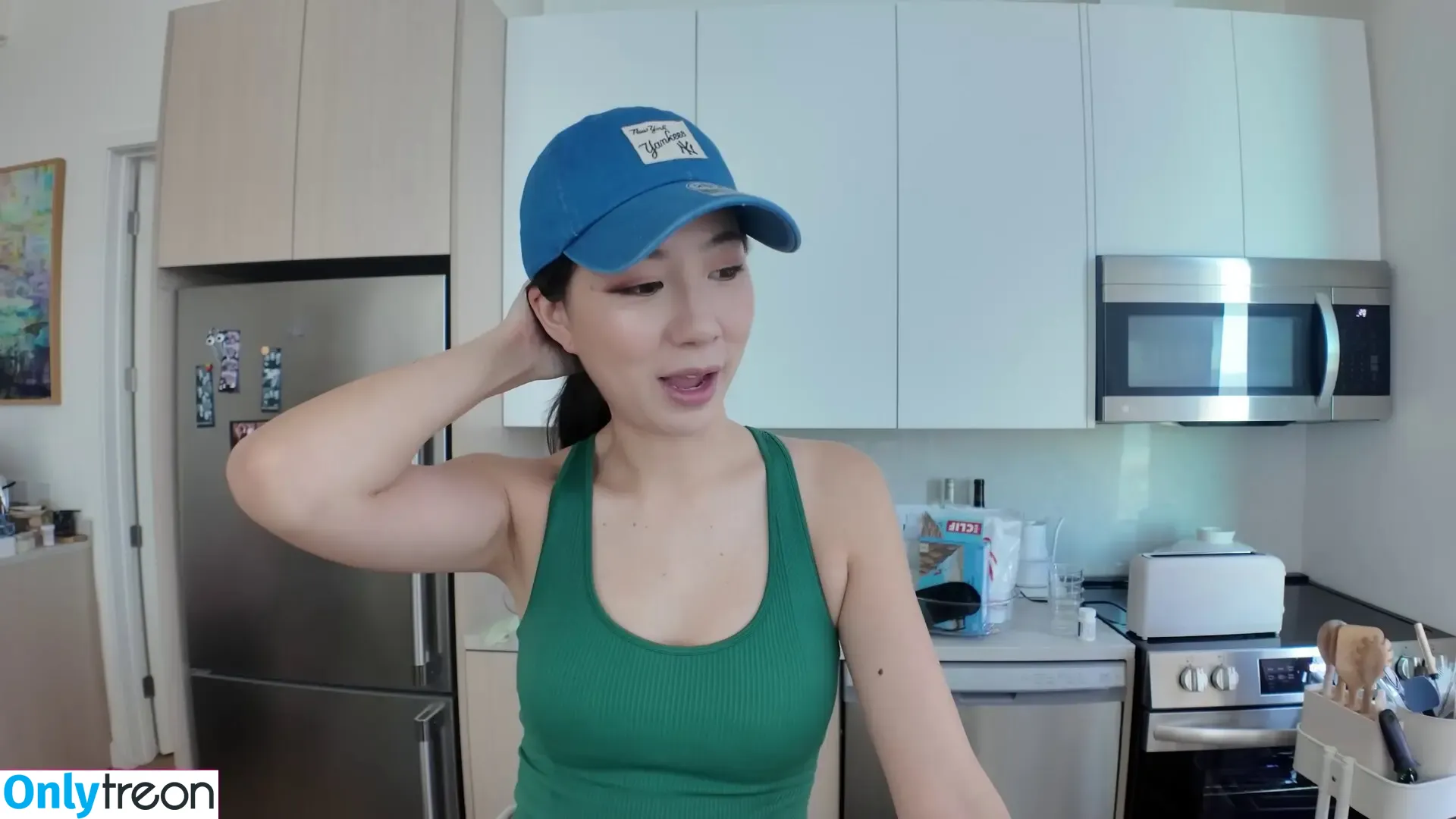 Fuslie nude photo #0830 (Leslie)