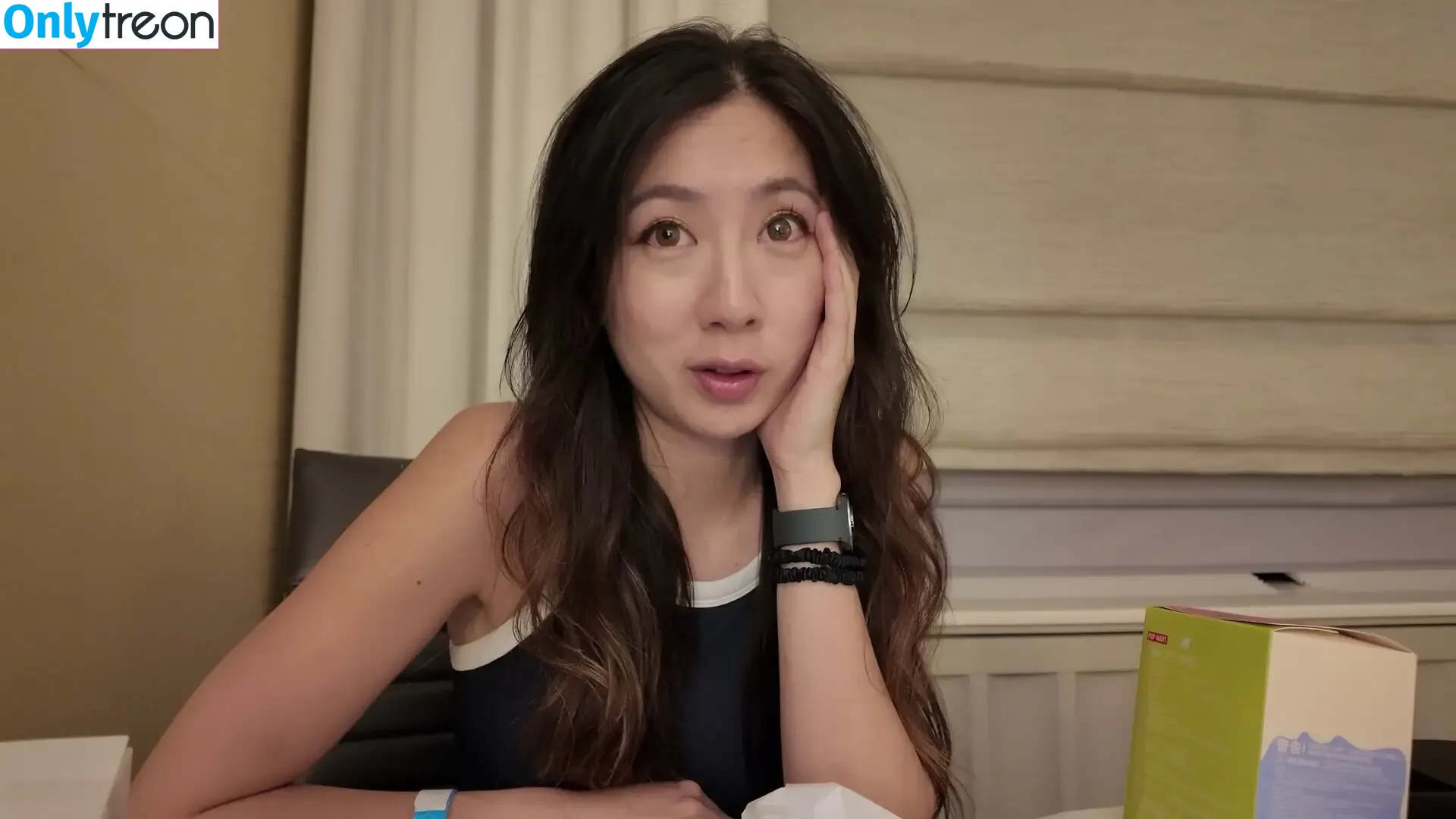 Fuslie nude photo #0834 (Leslie)