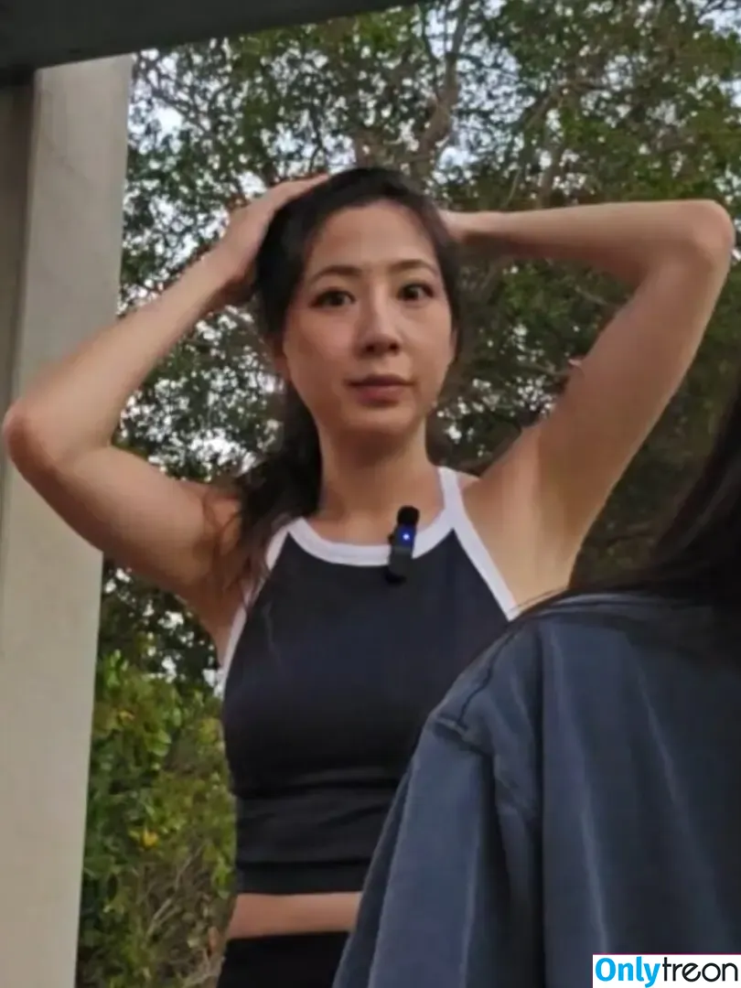 Fuslie nude photo #0838 (Leslie)
