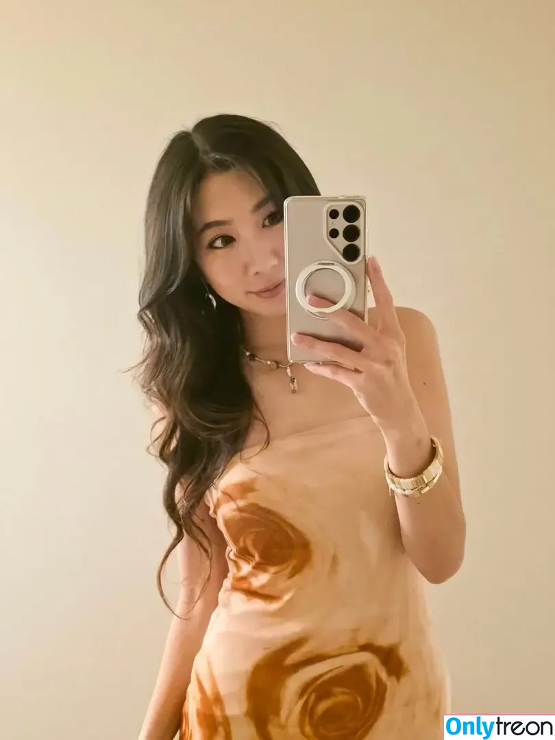 Fuslie nude photo #0844 (Leslie)