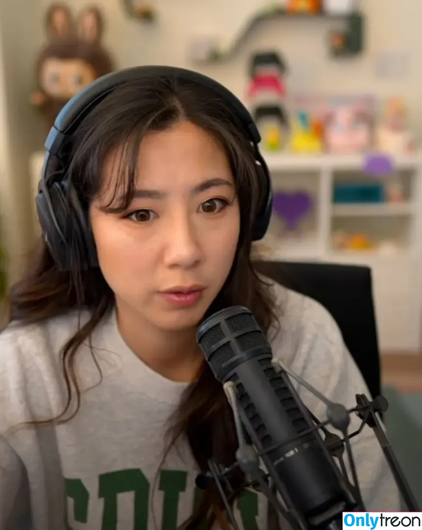 Fuslie nude photo #0862 (Leslie)