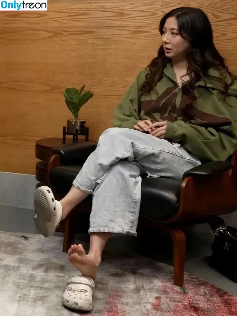 Fuslie (Leslie) nude photo #0005 (fuslie)