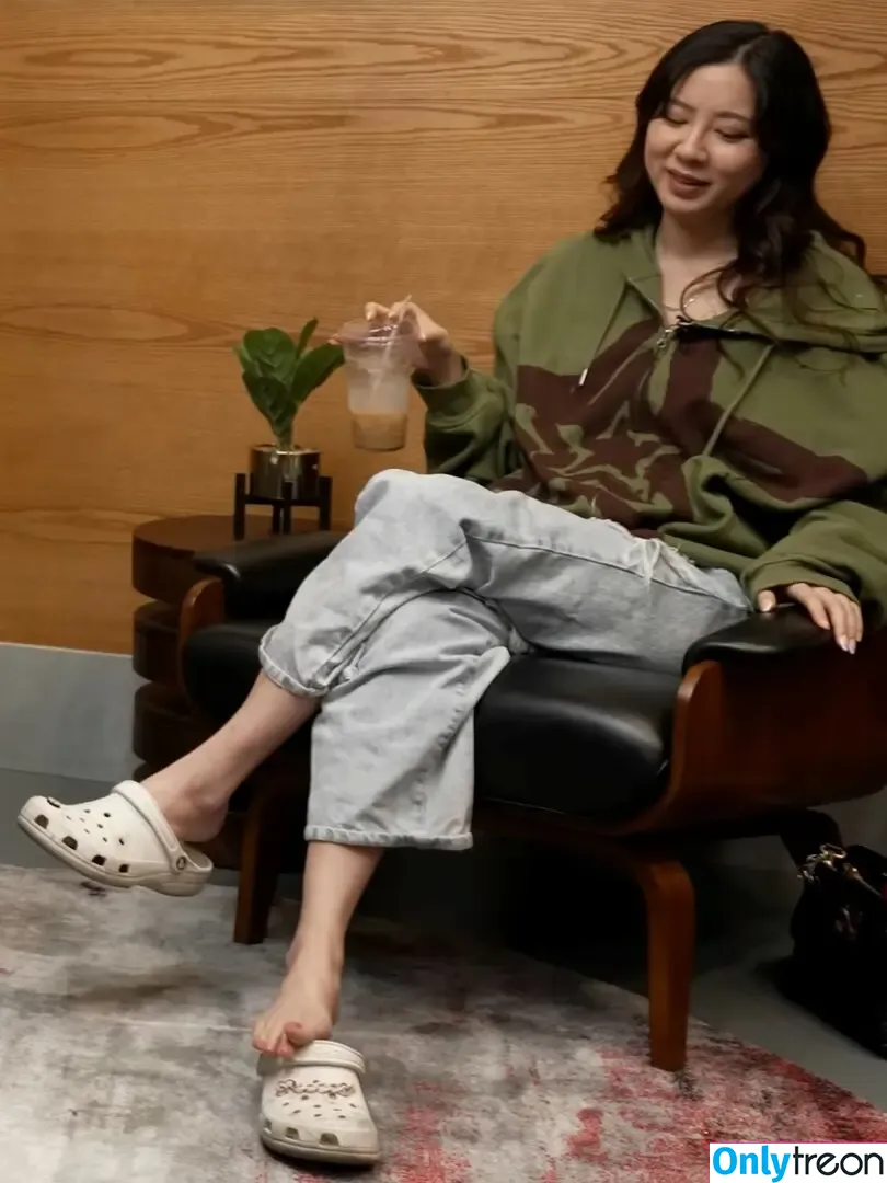 Fuslie (Leslie) nude photo #0006 (fuslie)