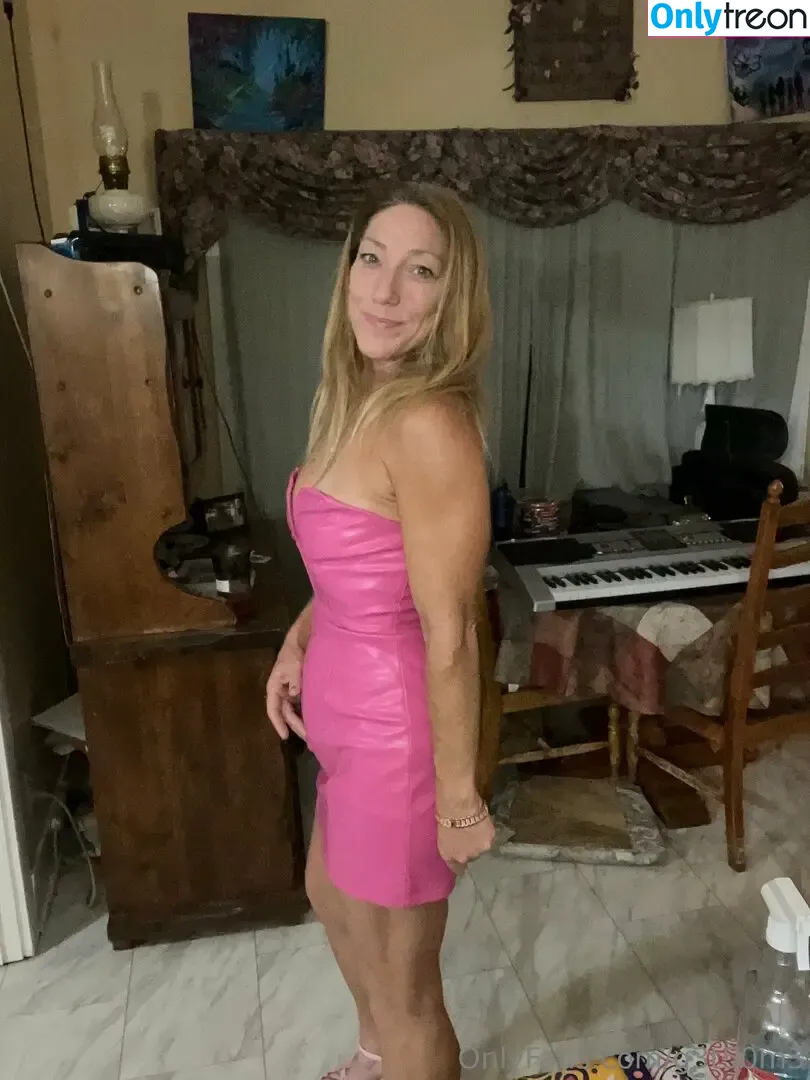 g3t50m3 nude photo #0004 (bennettpeach2.0)