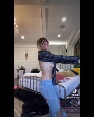 Gabbie Hanna / gabbiehanna / youtuber фото голая #0001