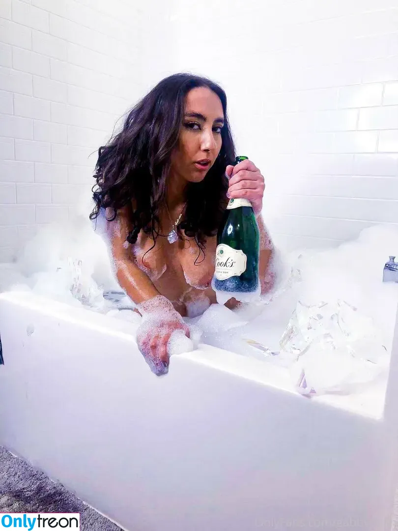 Gabby Bolin nude photo #0009 (gbbybolin)
