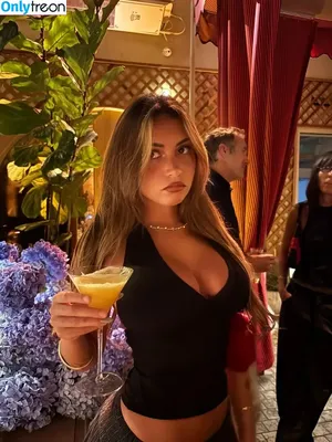 Gabriela Moura / gabimfmoura nude photo #1128