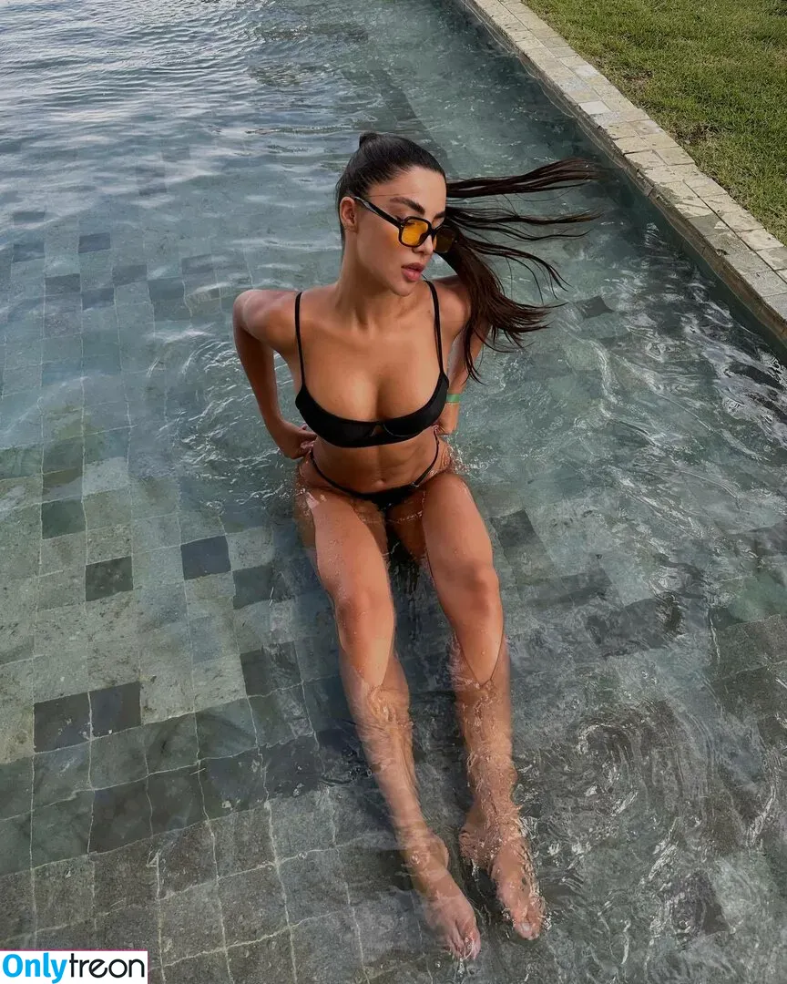 Gabriela Versiani голая photo #0011 (gabrielaversiani)