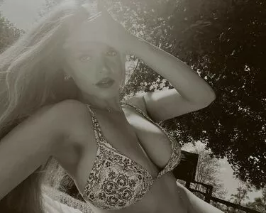 Gabriella Couto / Centerfold / gabriellacoutoo фото голая #0277