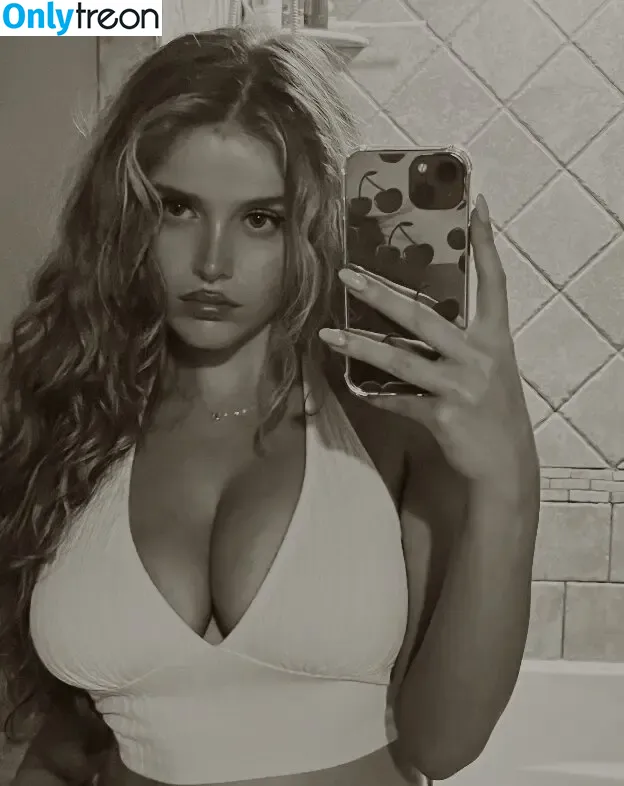 Gabriella Couto голая photo #0337 (Centerfold / gabriellacoutoo)