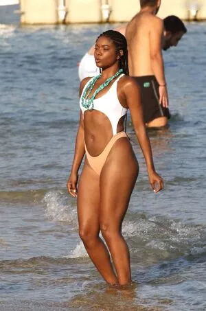 Gabrielle Union / gabunion / itsgabrielleu nude photo #0291