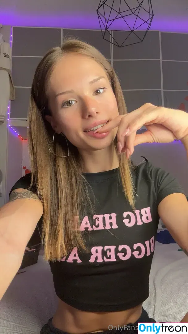 gaiettaa nude photo #0022 (gaiettaa_)