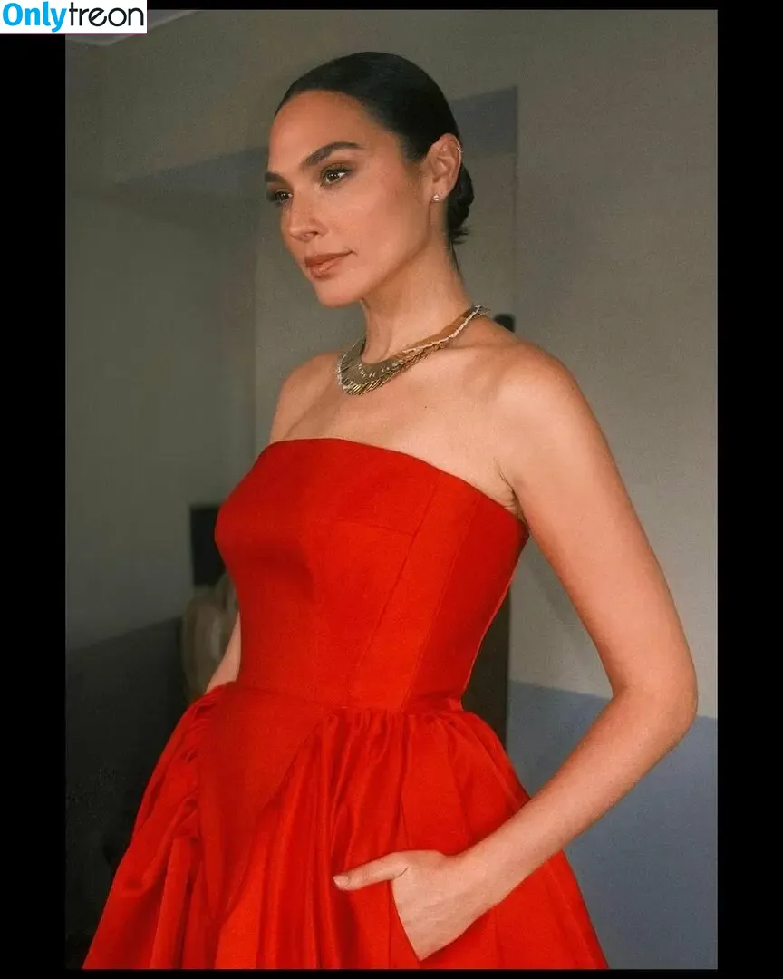 gal_gadot голая photo #2827 (Gal Gadot / inked_hriss)