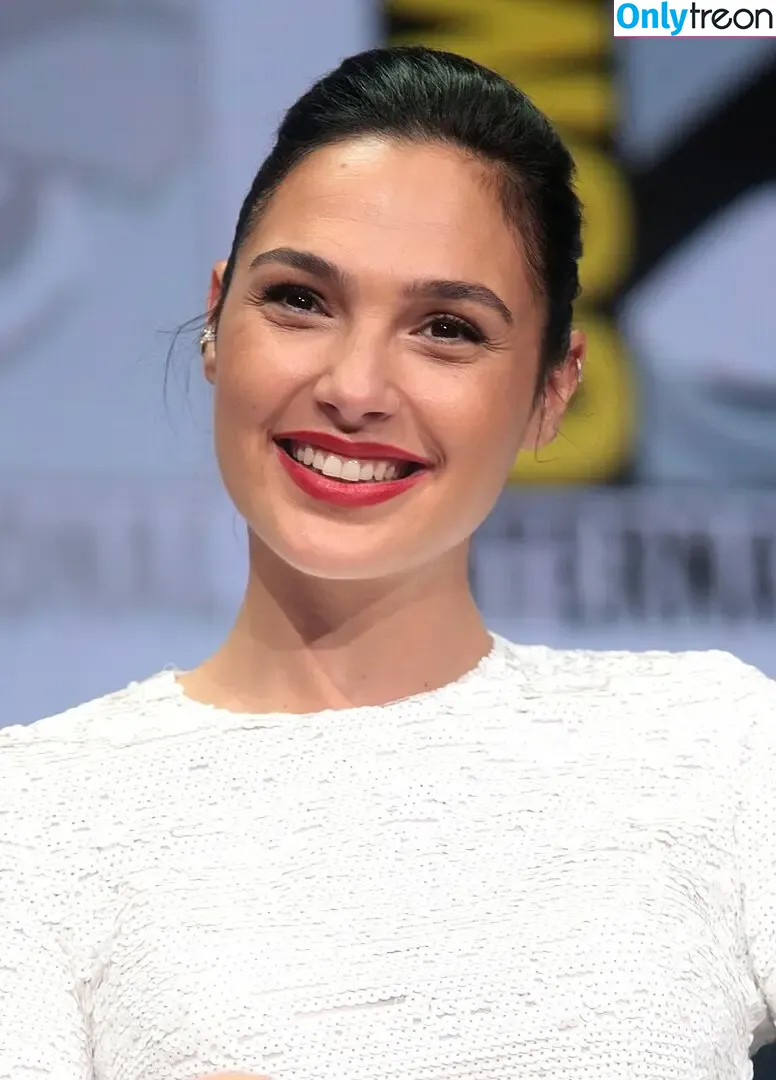 gal_gadot голая photo #2846 (Gal Gadot / inked_hriss)