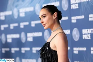 gal_gadot / inked_hriss фото голая #3018