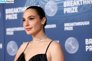 gal_gadot / inked_hriss фото голая #3021