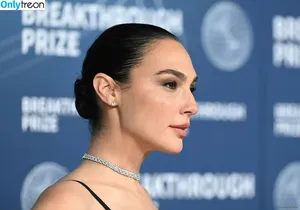 gal_gadot / inked_hriss фото голая #3025