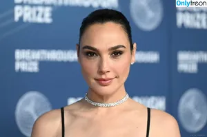 gal_gadot / inked_hriss фото голая #3026
