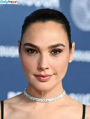gal_gadot / inked_hriss фото голая #3031