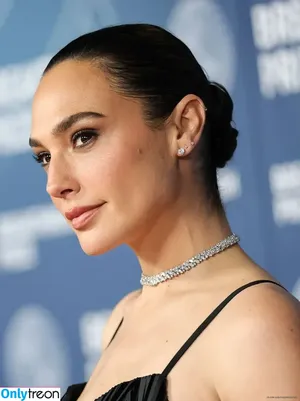 gal_gadot / inked_hriss фото голая #3033