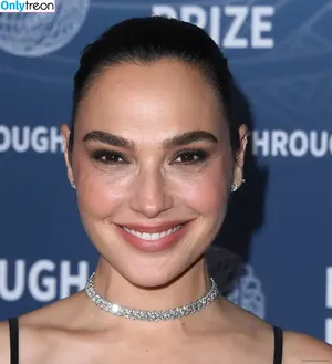 gal_gadot / inked_hriss фото голая #3034