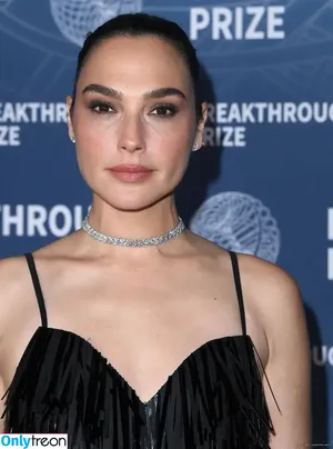 gal_gadot / inked_hriss фото голая #3035