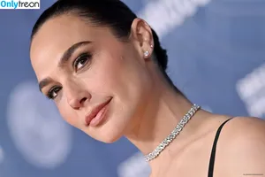 gal_gadot / inked_hriss фото голая #3041