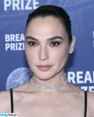 gal_gadot / inked_hriss фото голая #3052