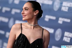 gal_gadot / inked_hriss фото голая #3055